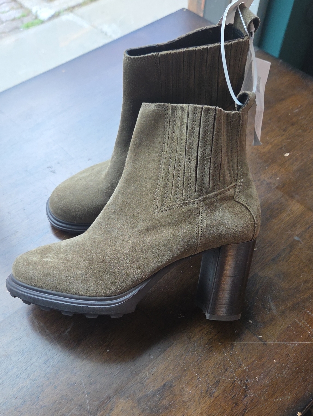 Geox Size 7 Women's Suede Chelsea Heel Boot in Olive NEW With Tags